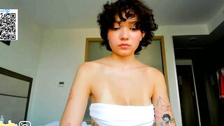 bzzzme - Chat Porn Stream darkhair maid lush