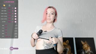 helenchristensen - [Video] kissing leggings party adorable