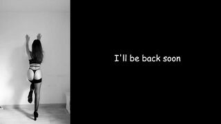 ambrelllla - [Video] submissive smile latex kissing