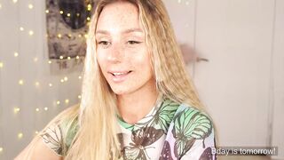 artease - [Video] lush legs latex fantasy