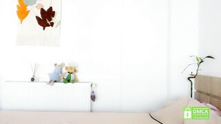 belovedkhlloe - [Video] creamy clip vagina slave