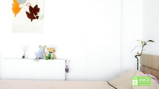 belovedkhlloe - [Video] creamy clip vagina slave