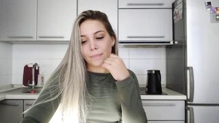 candymini - [Video] doggy balloons relax natural tits