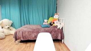 vi_vi_an - [Video] teen face fucking leggings iteractivetoy