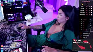 evelyne92 - [Chaturbate Record] cream Engaging streamer Alluring backside flash