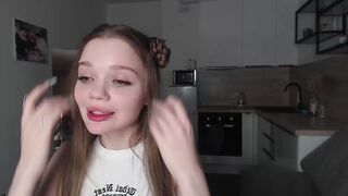 lisaradiant - [Chaturbate Record] Voluptuous décolletage Sultry pleasure t-girl Radiant seductress