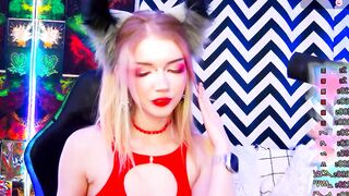 misamisamane - Babe in sexy lingerie poses for the camera