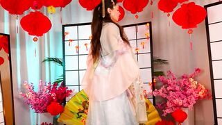 kittycaitlin - Young babe dressed in Chinese clothes and chatting sweetly