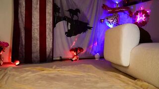 lucy_gooosey - Blondie in lingerie sweetly chatting and teasing in front of the camera