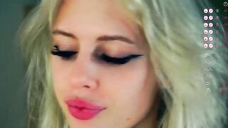 audreycarvin - Sexy blonde shows off her slit tongue and chatting sweetly with the chat room