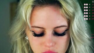 audreycarvin - Sexy blonde shows off her slit tongue and chatting sweetly with the chat room