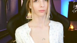 baby_gopn1k - Slutty babe sweetly chatting and teasing in front of the camera