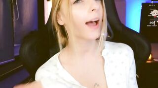 baby_gopn1k - Slutty babe sweetly chatting and teasing in front of the camera