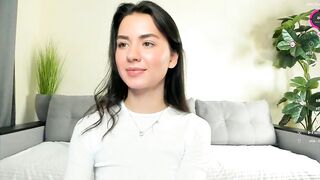 nicoleluuv - Adorable babe sweetly chatting and teasing in front of the camera