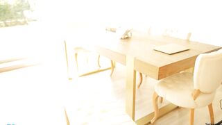 honeyco57 - A young girl sweetly chatting and teasing in front of the camera.