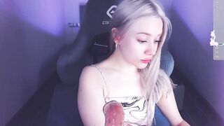 _chatur_babe - Blondie with lavens in her pussy sucks a big rubber cock on camera