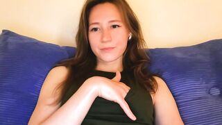 _feli_ - Young babe in clothes chatting with a chat room