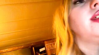 prncsspeach420 - Young lady sweetly chatting and teasing in front of the camera and sweetly chatting with the chat room