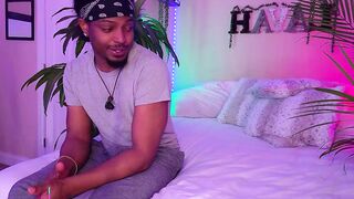 lavahmoon - Mulatto sucks her boyfriend's big cock on the bed